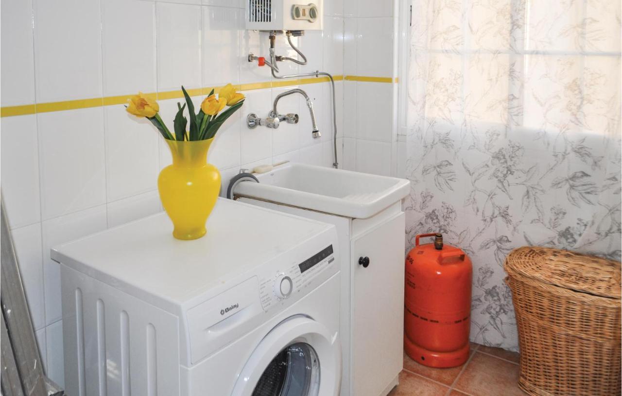 Cozy Home In Olivares With Outdoor Swimming Pool エクステリア 写真